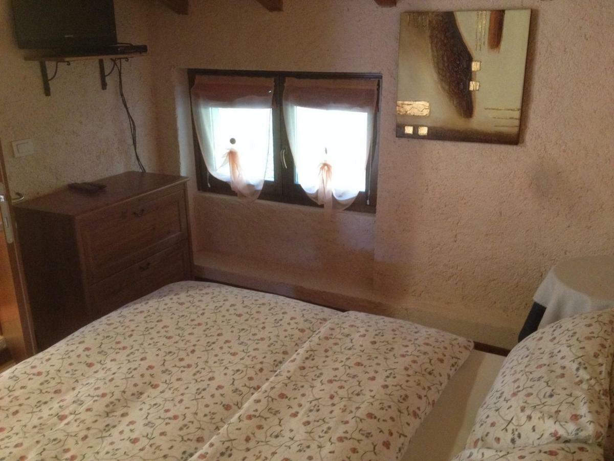 La Tana Del Ghiro Bed & Breakfast Porto Valtravaglia Ngoại thất bức ảnh