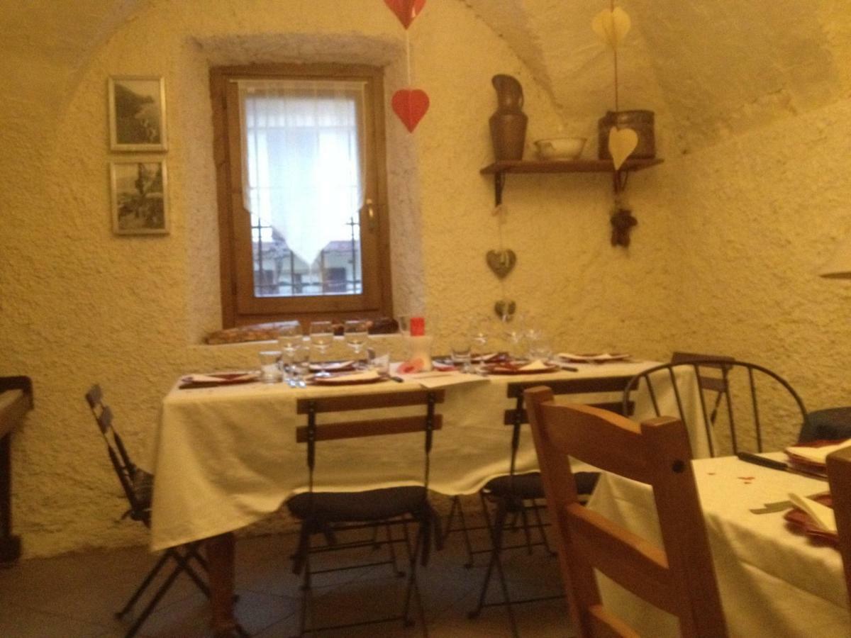 La Tana Del Ghiro Bed & Breakfast Porto Valtravaglia Ngoại thất bức ảnh