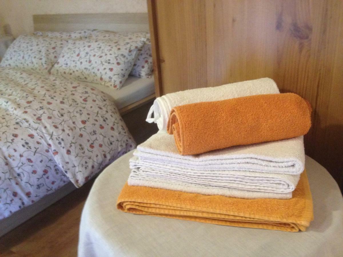 La Tana Del Ghiro Bed & Breakfast Porto Valtravaglia Ngoại thất bức ảnh