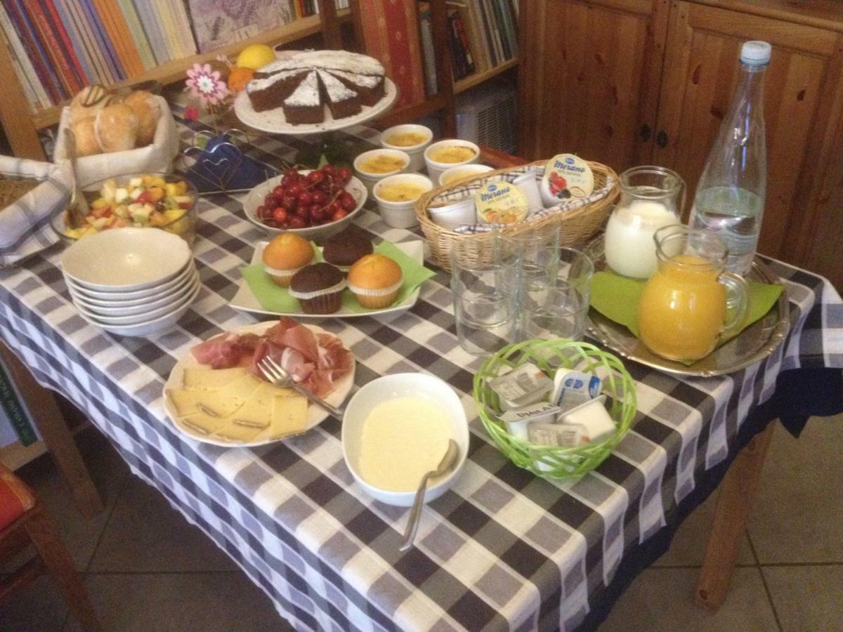 La Tana Del Ghiro Bed & Breakfast Porto Valtravaglia Ngoại thất bức ảnh