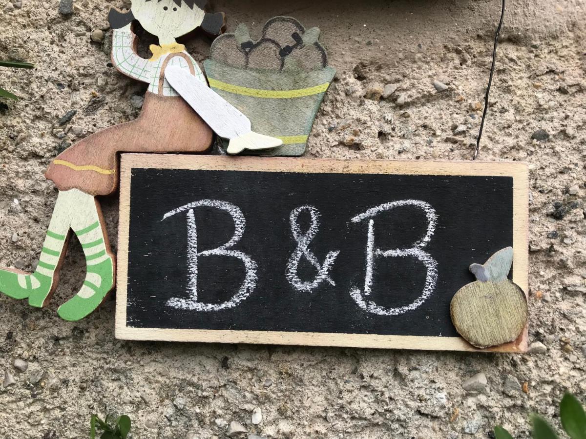 La Tana Del Ghiro Bed & Breakfast Porto Valtravaglia Ngoại thất bức ảnh