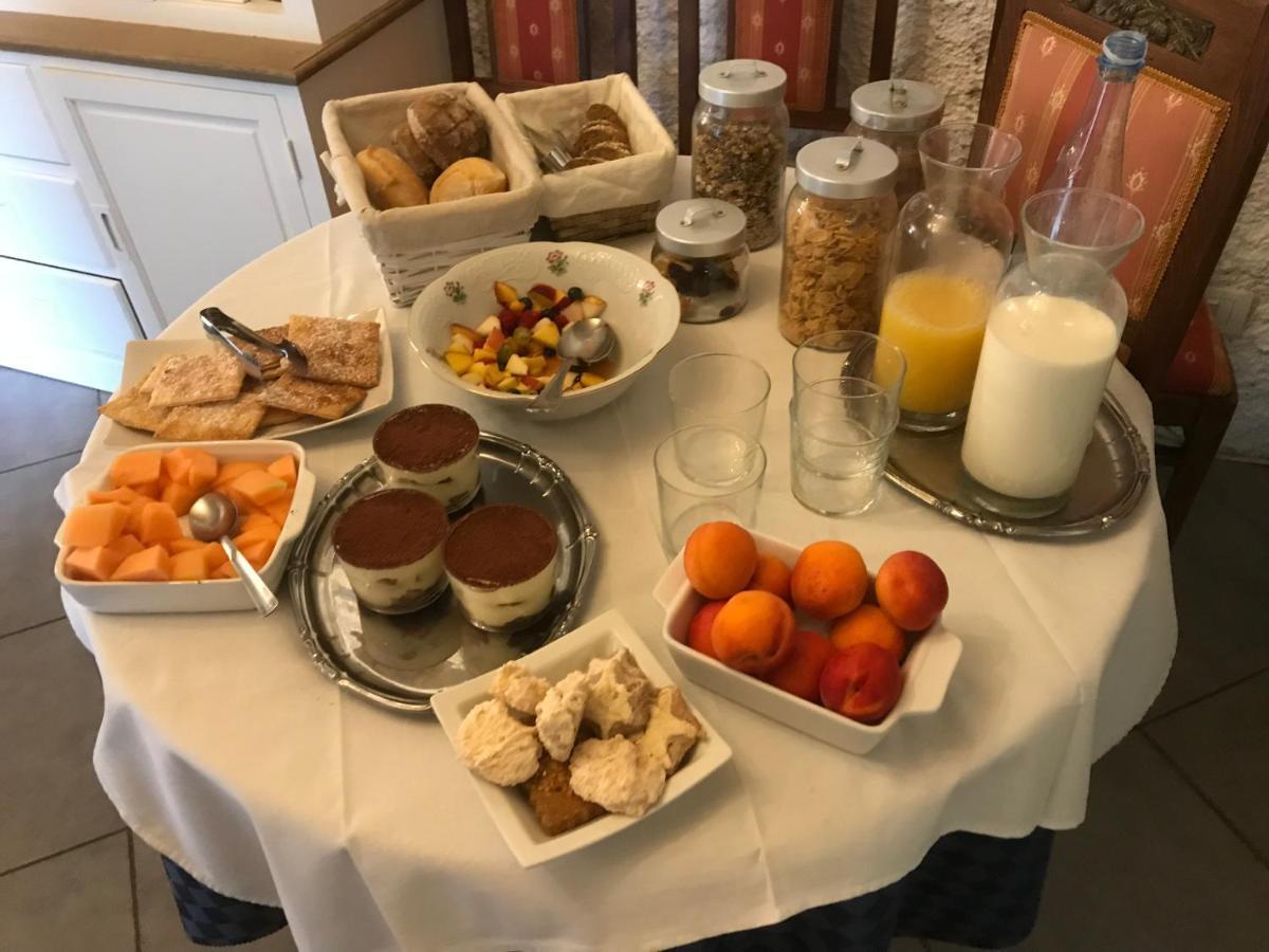 La Tana Del Ghiro Bed & Breakfast Porto Valtravaglia Ngoại thất bức ảnh